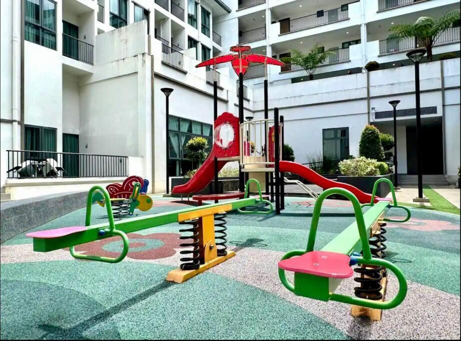 Hello Kitty Homestay - Cameron Highlands - Spacious Studio - Perfect For Families - Sleeps 4 And Baby Tanah Rata Dış mekan fotoğraf